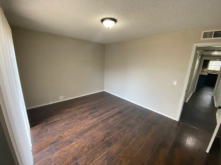 4811 Houghton Ave — Photo 5