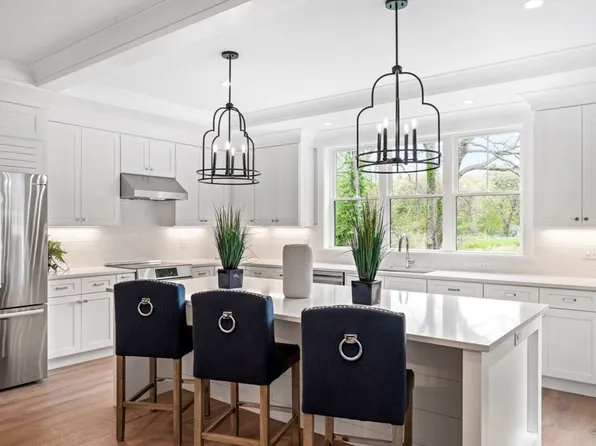 28 Stacey St #B, Natick, MA 01760