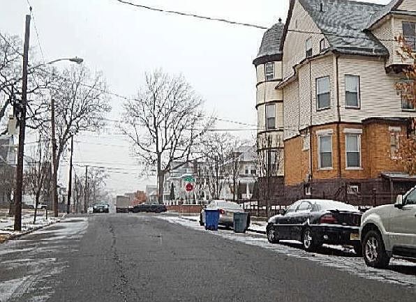 2nd image of 689 Highland Ave