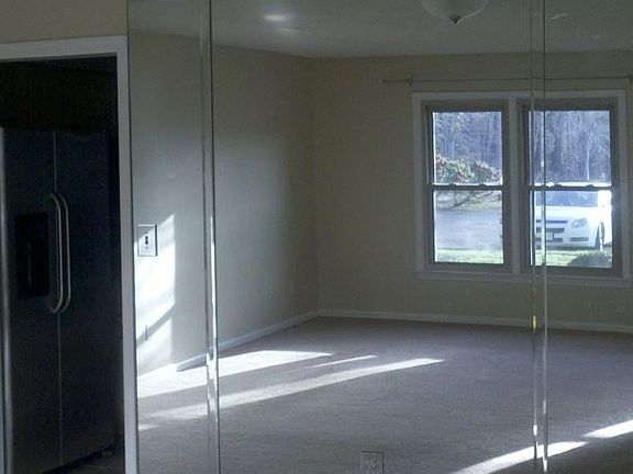 2nd image of 218 Alder Wood Dr