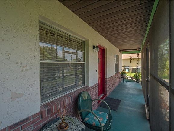 4th image of 409 Long Dr