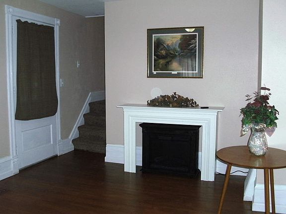 4th image of 802 N 6th St