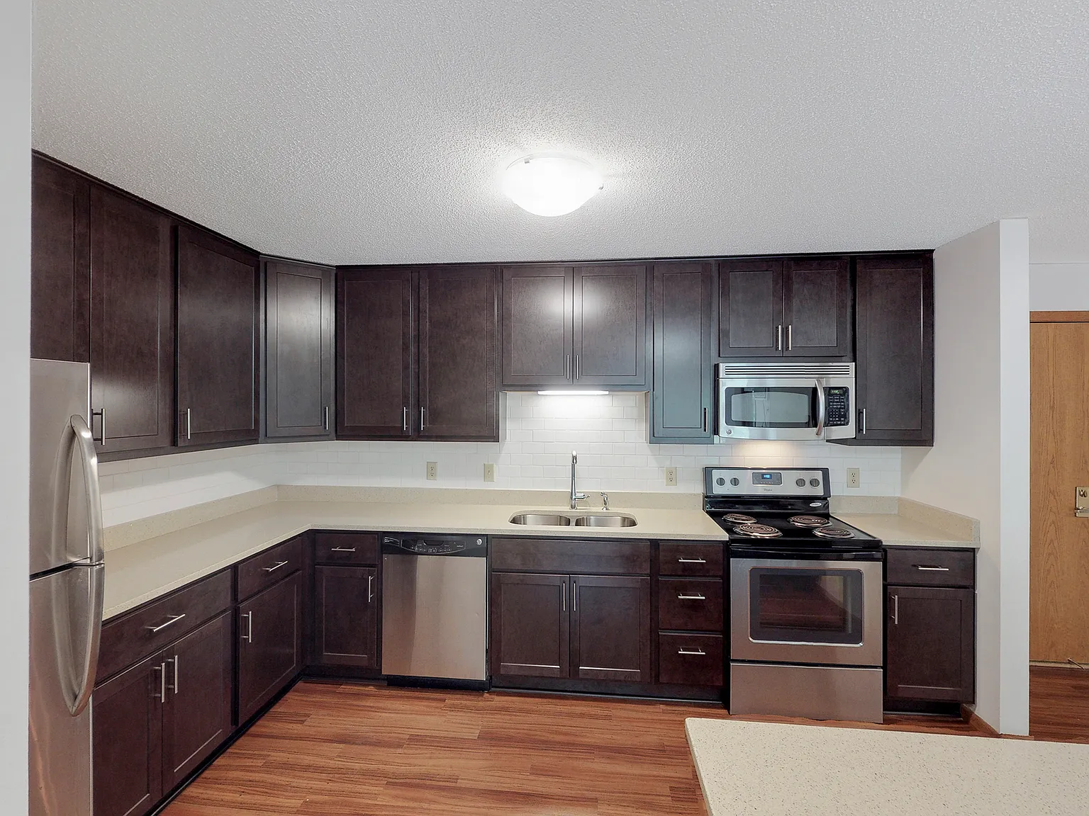 Vernon Oaks Apartments — Photo 3