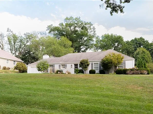 9731 Sagamore Rd, Leawood, KS 66206