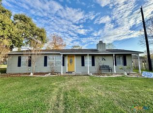 1201 3rd St, Louise, TX 77455