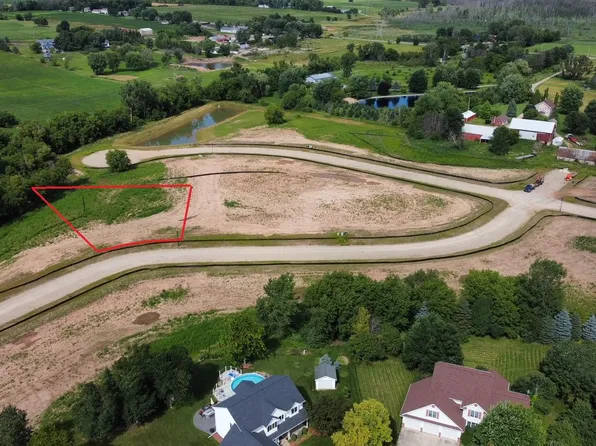 W7038 Otis Dr #63, Greenville, WI 54942