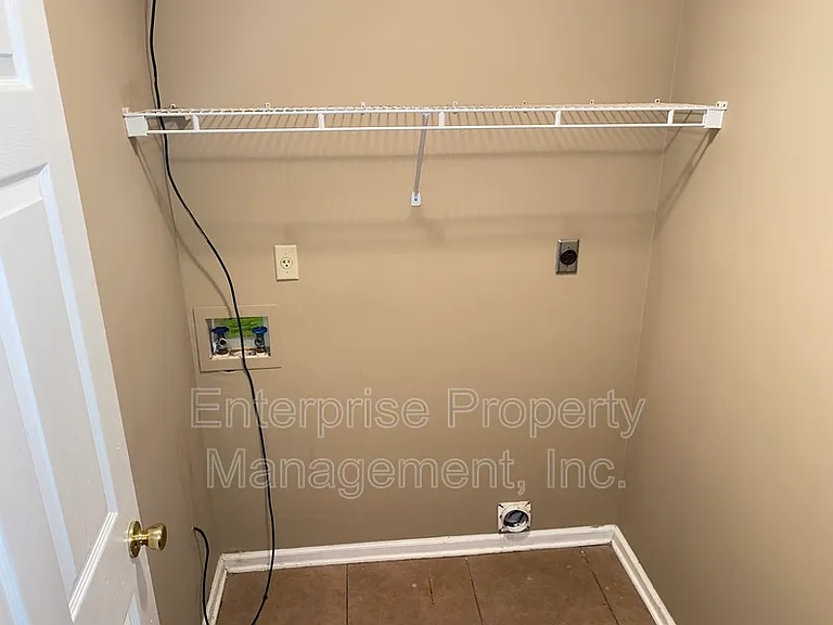 6496 Amberwood Cv — Photo 12