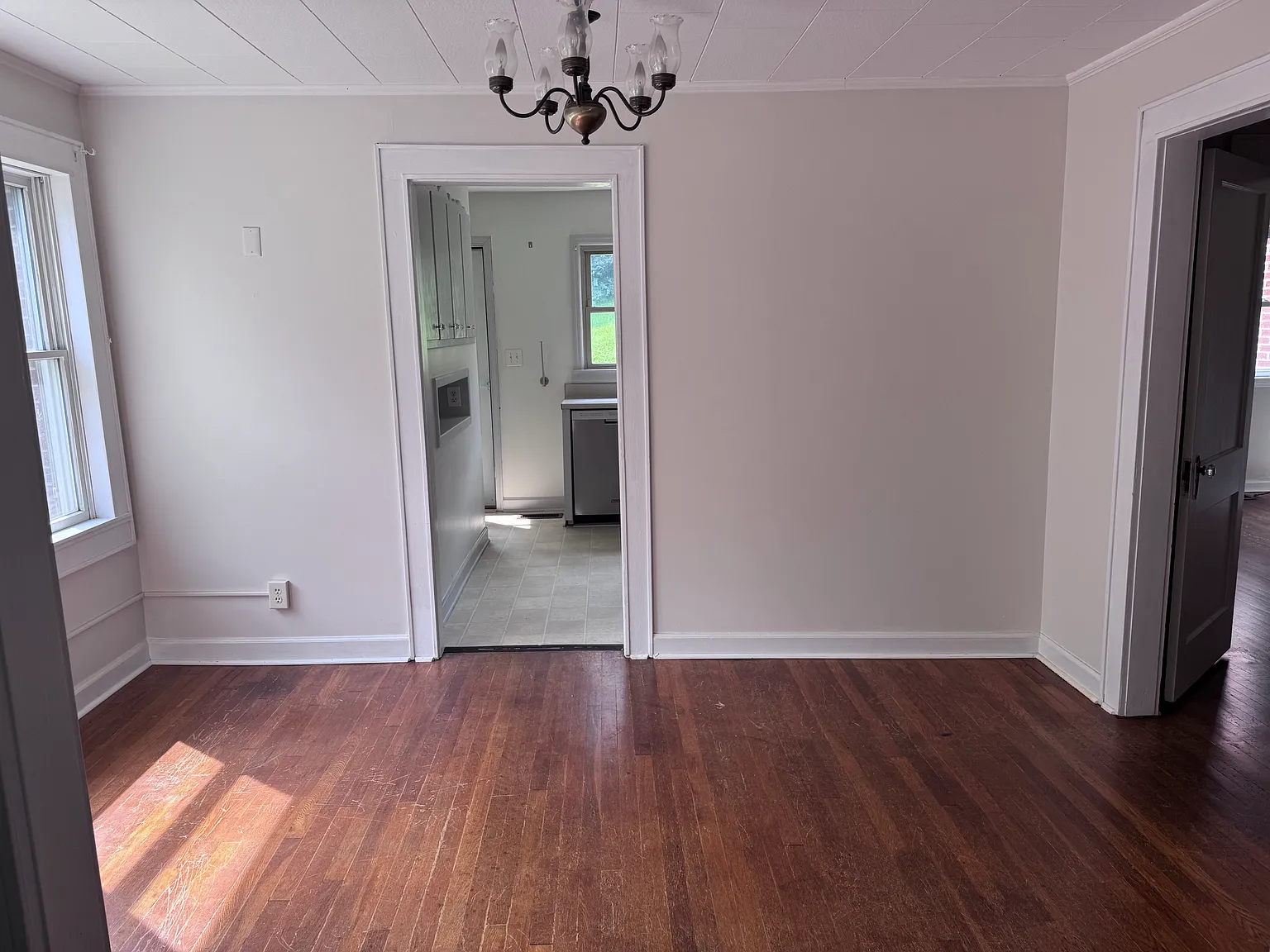 3 bed, 1600 sqft, $1,750 — Photo 3