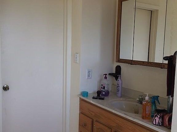 Bath and laundry room