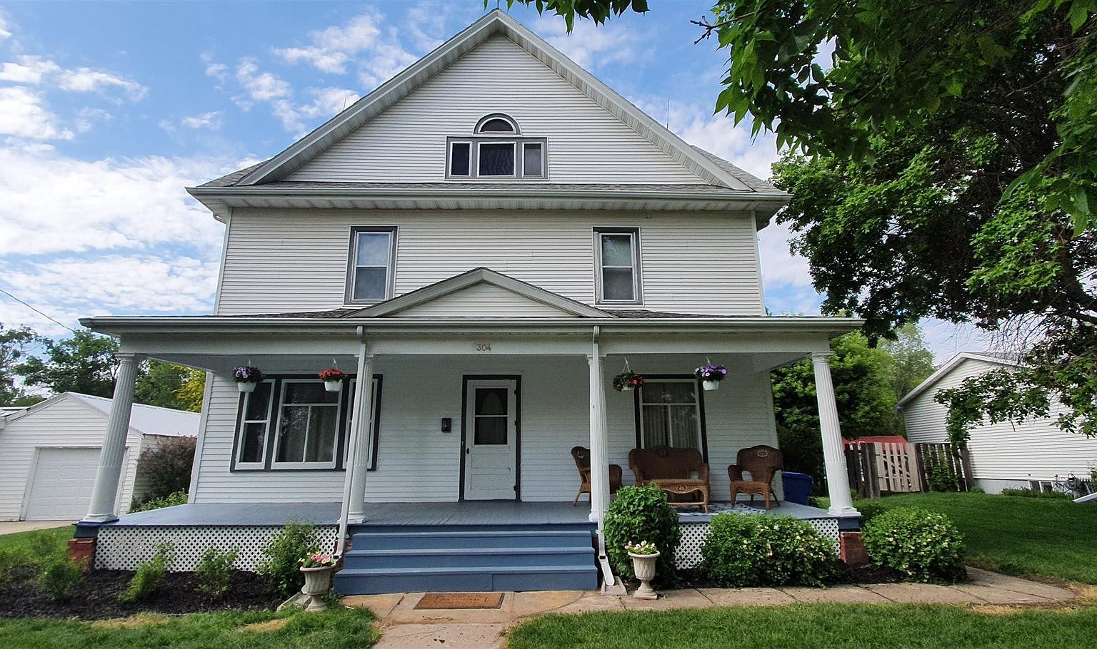 304 E 1st St, Plankinton, SD 57368 Zillow