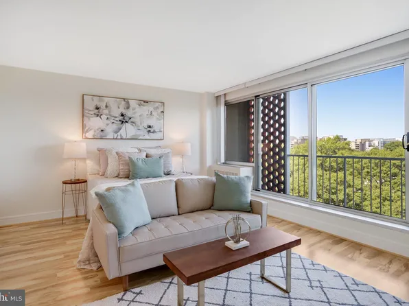 800 4th St SW APT N706, Washington, DC 20024