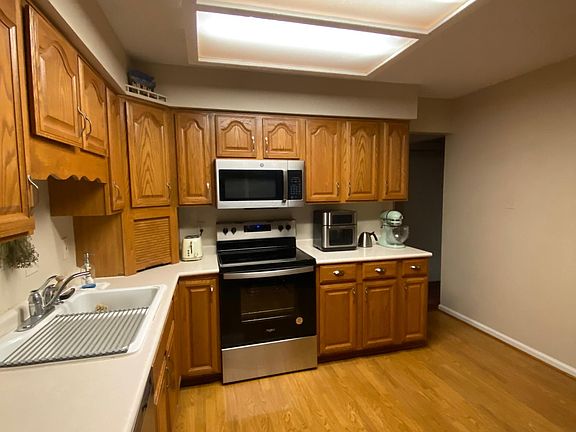 4th image of 1585 Concord Cir