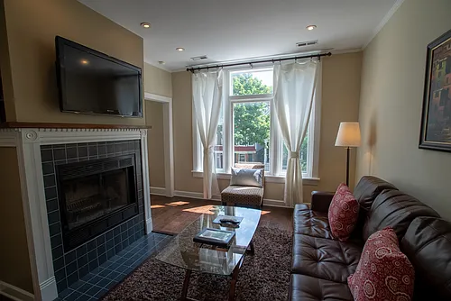 3238 N Hoyne Ave #2 Photo 1
