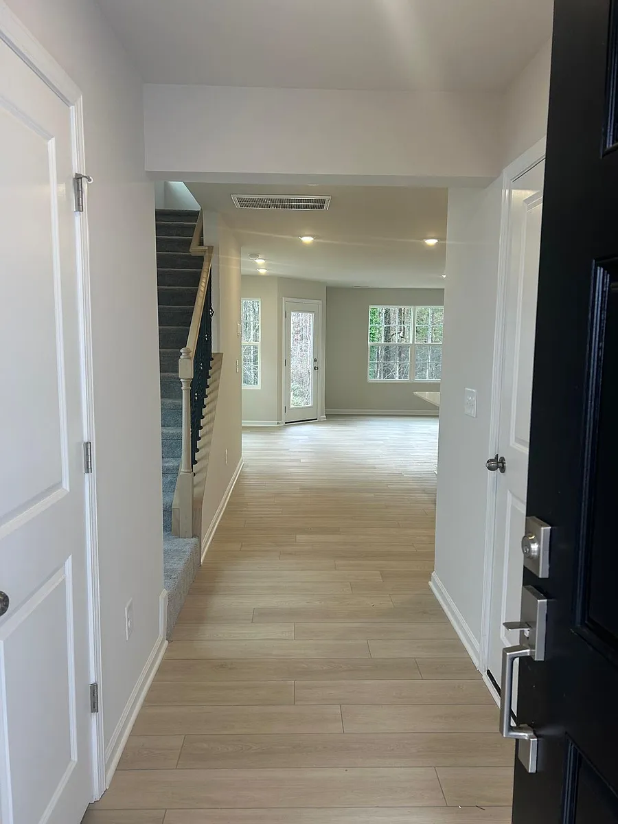 Building Photo - 907 Powder Creek Dr