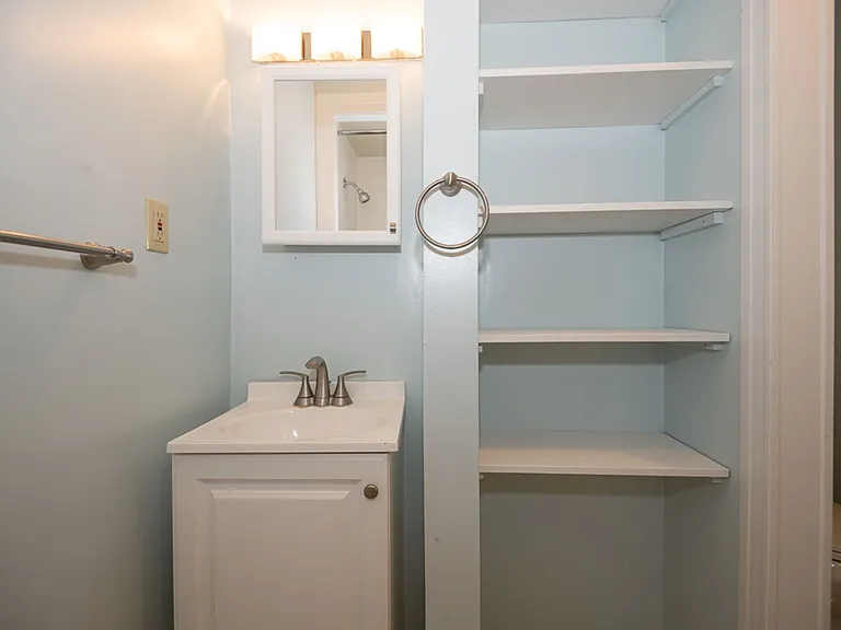 61 Cedar St — Photo 20
