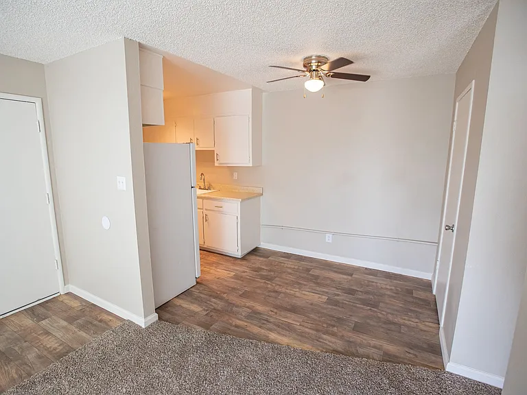 Ventura Gardens Apartments — Photo 23