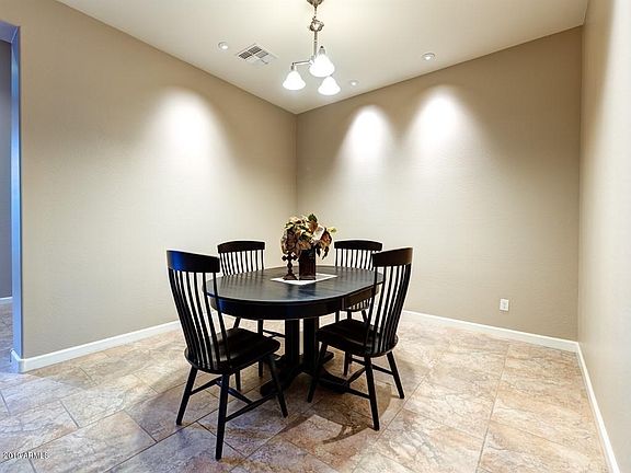 004_Formal Dining