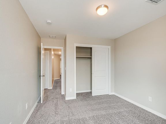 5th image of 948 Crooked River Dr