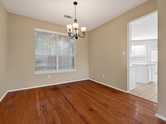 5th image of 1929 Shenandoah Ln