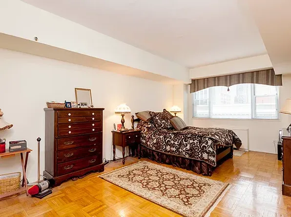 100 West 57th Street image 4 of 6