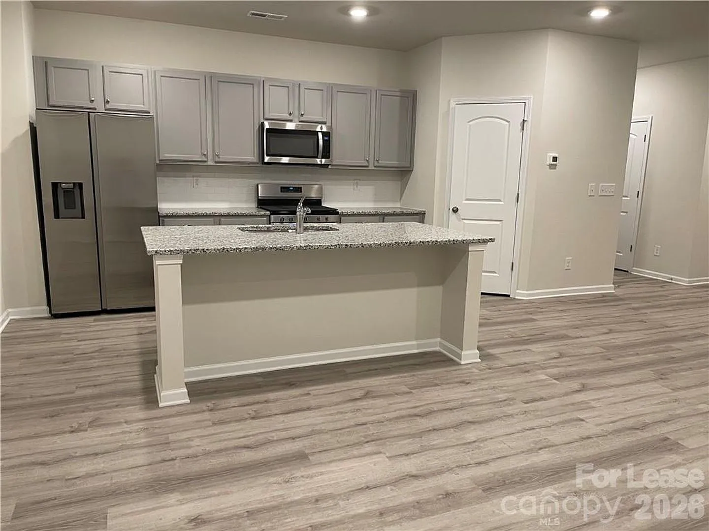 Available for immediate move in! — Photo 4