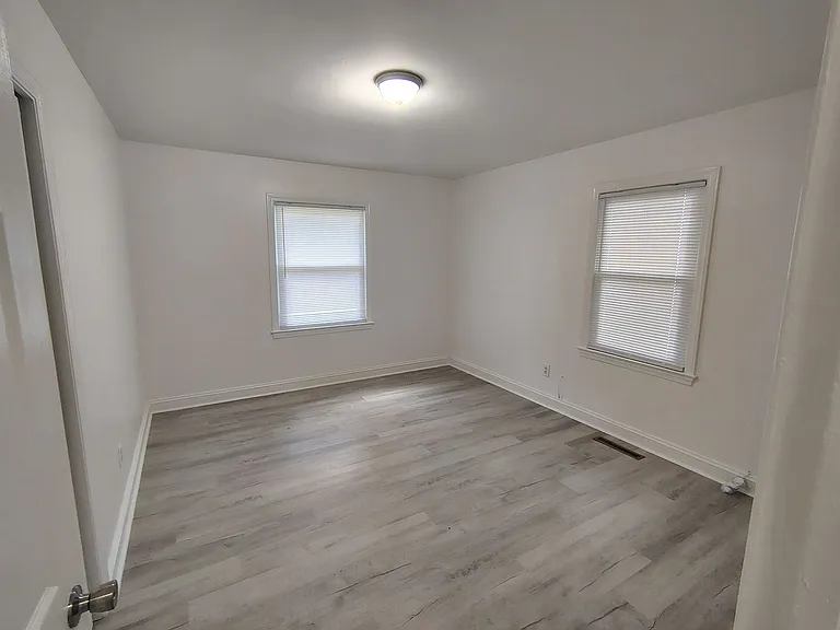 804 Poplar Dr — Photo 11