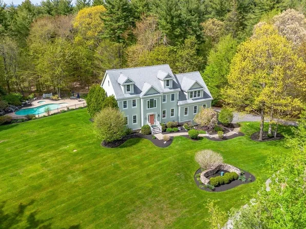 9 Mount Wachusett Ln, Bolton, MA 01740