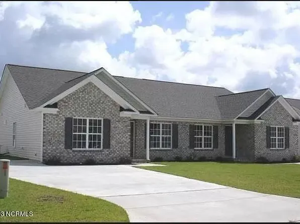2532 Saddleback Dr #B, Winterville, NC 28590