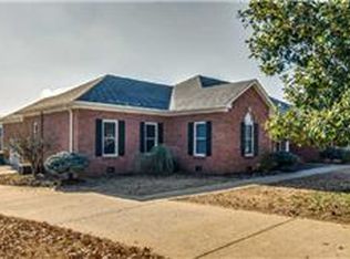 817 Longboat Dr, Gallatin, TN 37066
