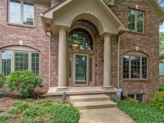 2nd image of 10940 Pine Meadow Cir