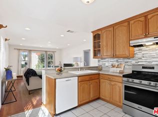 1852 S Orange Dr, Los Angeles, CA 90019