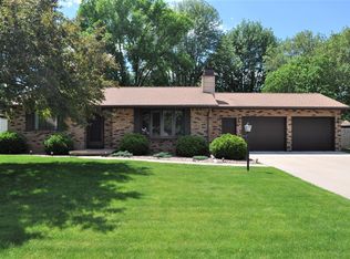 845 Maryann Ln, Green Bay, WI 54313