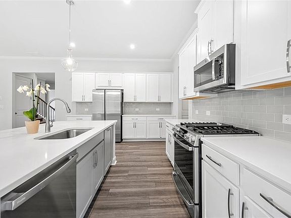 4th image of 2535 Whistler Way