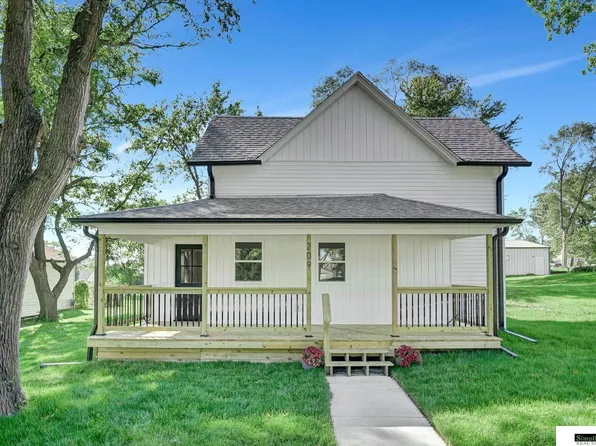 209 E D St, Elmwood, NE 68349