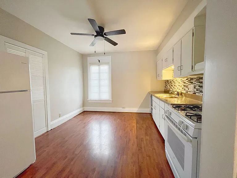 120 N Drake St #2 — Photo 7