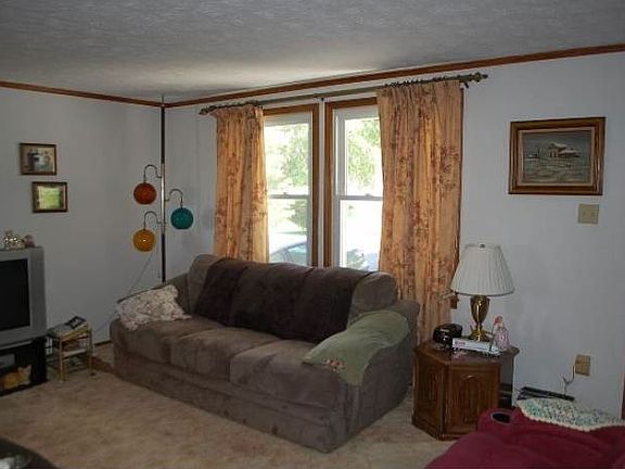 3rd image of 362 Richmond St