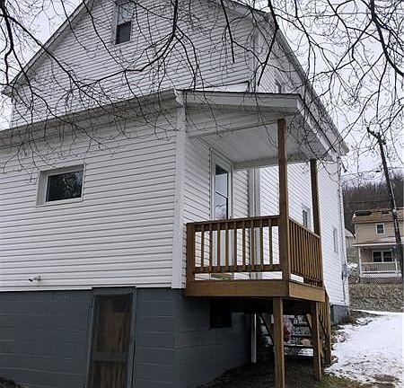4th image of 174 Main St