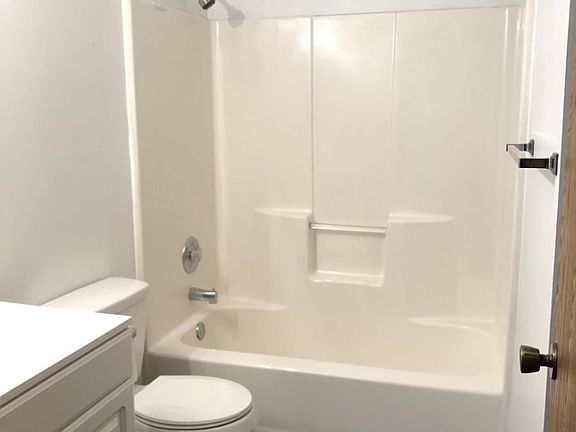3rd image of 119 Monroe St APT 2