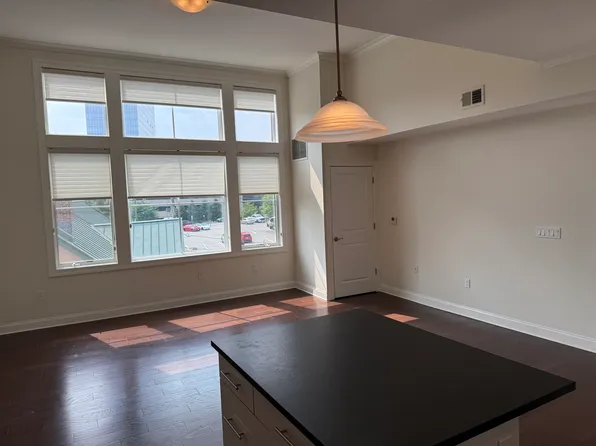 2001 Hudson Terrace image 4 of 15