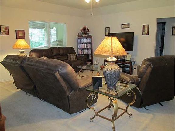 2nd image of 407 Colette Ct