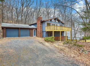 6017 Decker Rd, Bushkill, PA 18324