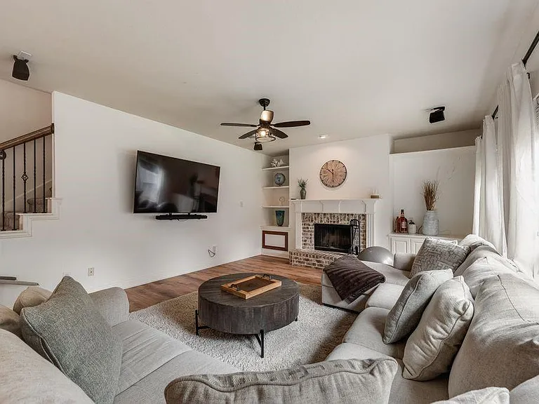 4104 Tiffany Dr — Photo 4