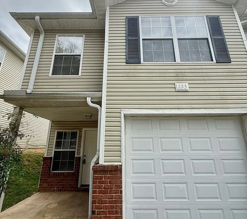 223 Johnson Ct