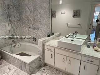 Shore Club Condo — Photo 3