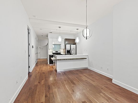 4th image of 217 51st Ave APT 222