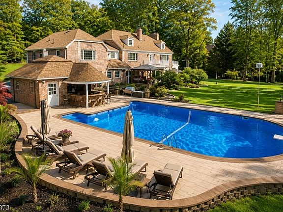 2nd image of 225 E Saddle River Rd