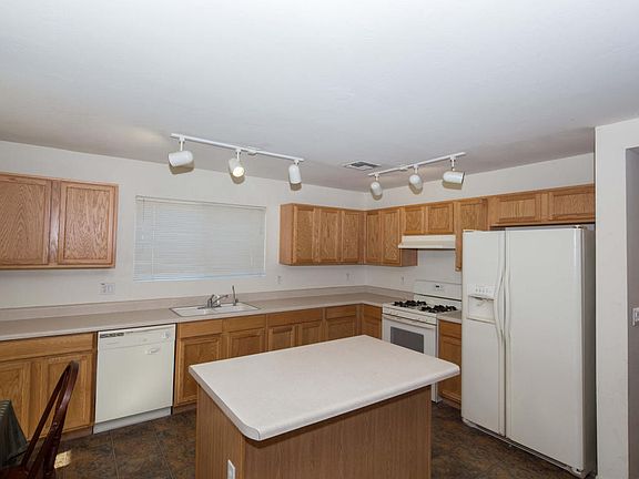 2nd image of 13714 E Shadow Pines Ln