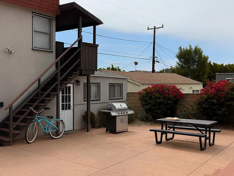 129 Montecito Ave — Photo 13