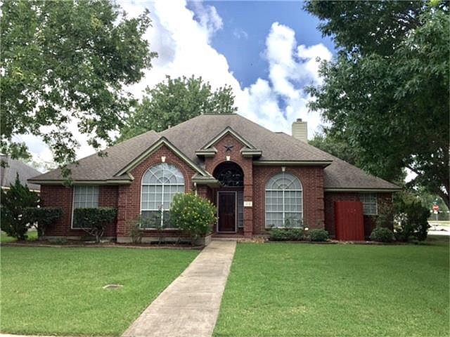 1st image of 102 Plum Cir