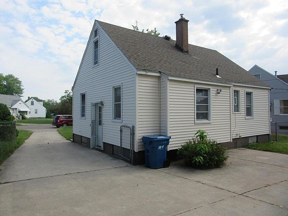 5th image of 2033 Norman Ave